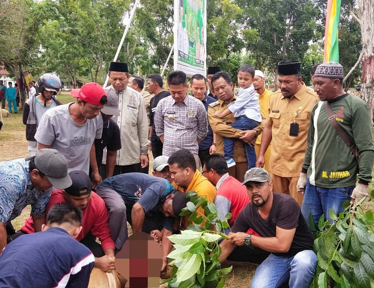 DLH Rohil Sembelih Sepuluh Ekor Hewan Kurban, Tiga Ekor Dari Bupati 