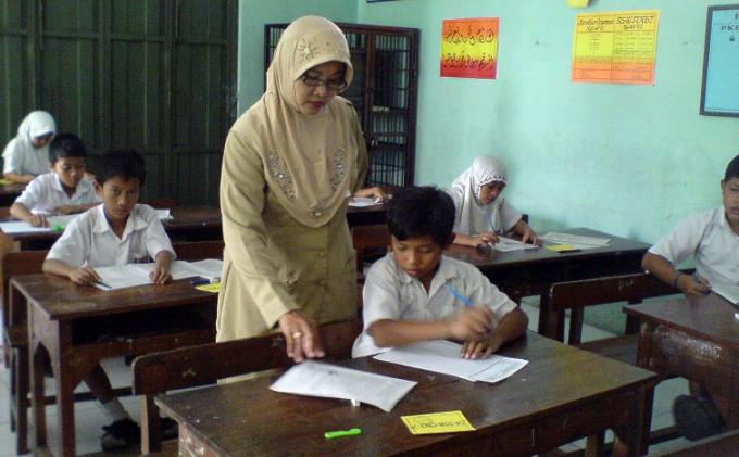 Pendidikan Berkualitas Tempatkan Guru Sebagai Profesi Terhormat