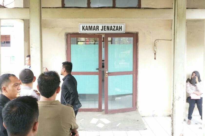 Di Inhil, Pria Asal Makasar Ditemukan Telungkup Tak Bernyawa Dalam Wisma