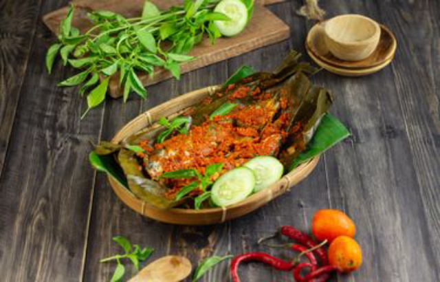 Resep Pepes Ikan Asin Peda, Harum Dibungkus Daun Talas dan Pisang