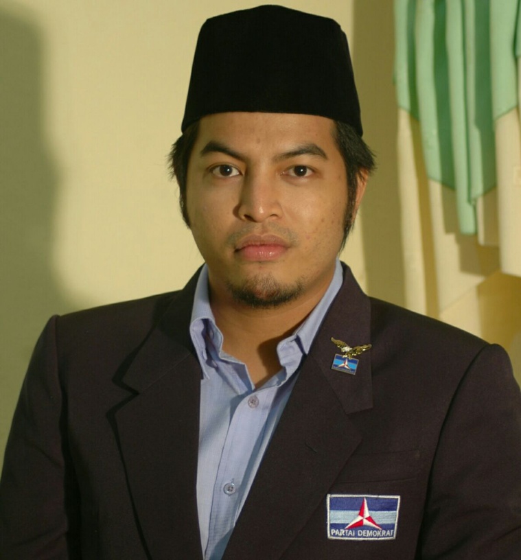Bikin Bangga Anak Nelayan Inhil Lulus Jadi Taruna Poltek Dumai