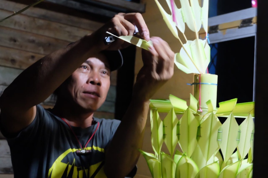 Musim Hujan, Pesanan Janur Kuning Semakin Meningkat