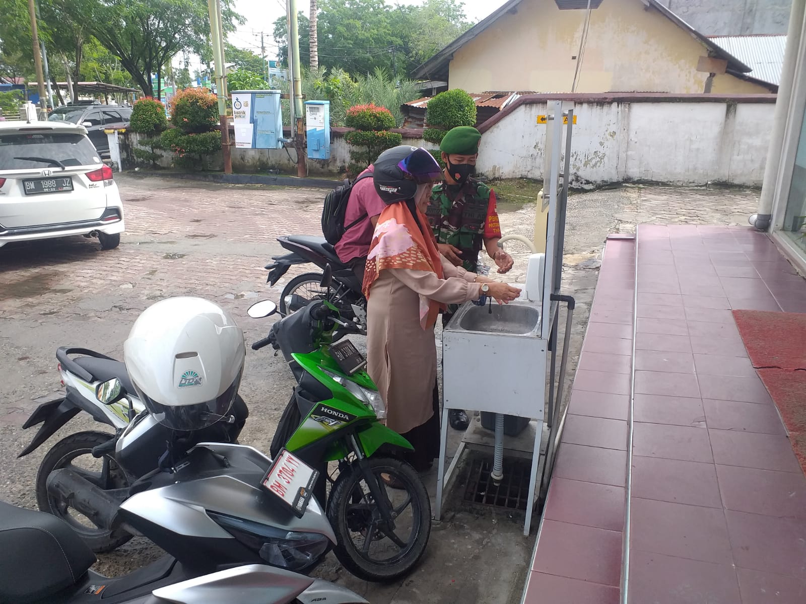 Sertu Sugianto Ajak Masyarakat Untuk Mencegah Covid-19
