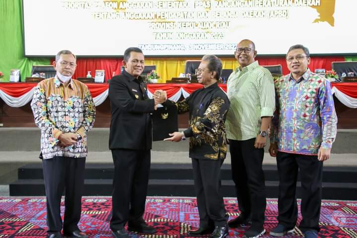 DPRD Kepri Gelar Paripurna Penandatanganan Nota Kesepakatan KUA-PPAS Ranperda Tentang APBD Kepri