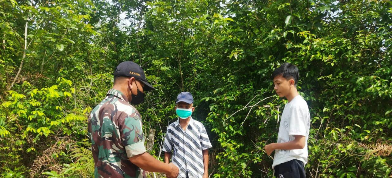 Sertu Abu Kasim Patroli di Kawasan Hutan Dumai Motor