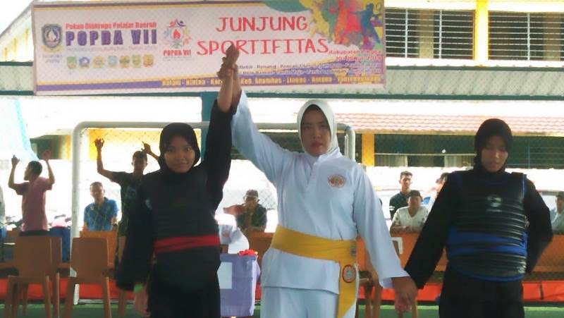 Cabor Pencak Silat Batam Raih Juara Umum Popda ke VII Kepri