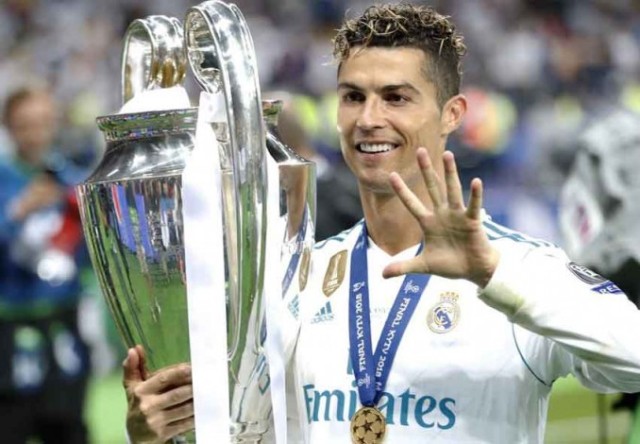 Tak di Hargai Lagi, Ronaldo Pilih Hengkang ???
