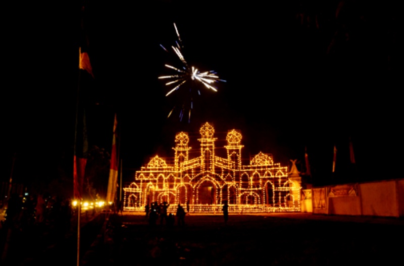 Malam Ini Bupati Amril Buka Festival Lampu Colok