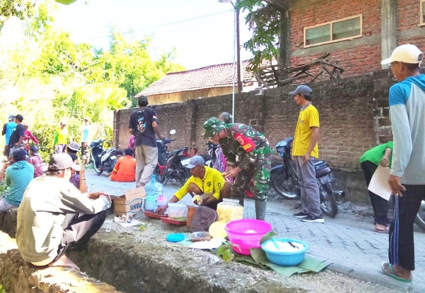 Sajian Hangat Warga Kesongo Mengikat Hati Satgas TMMD 129 Bojonegoro