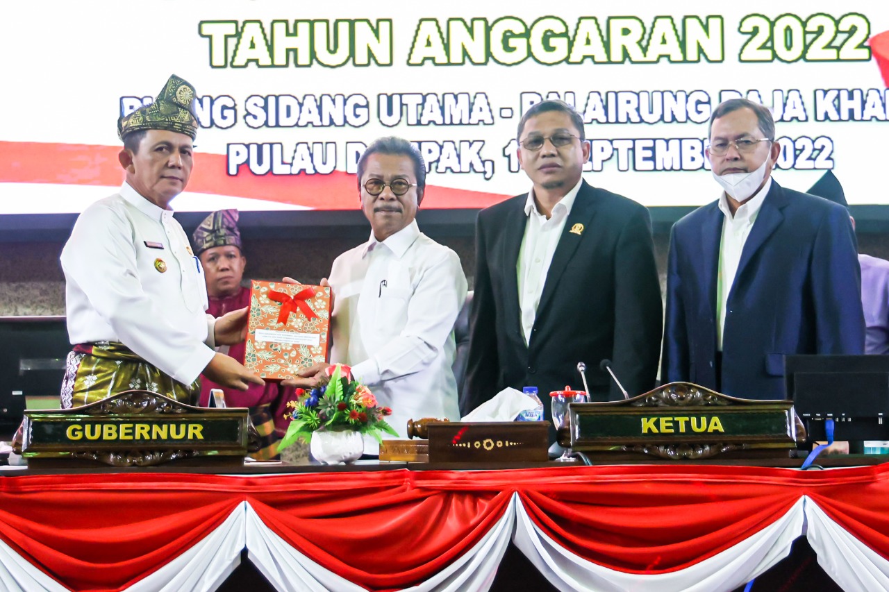 DPRD provinsi Kepri Rapat paripurna Sampaikan Nota Keuangan dan Ranperda APBD-P 2022 