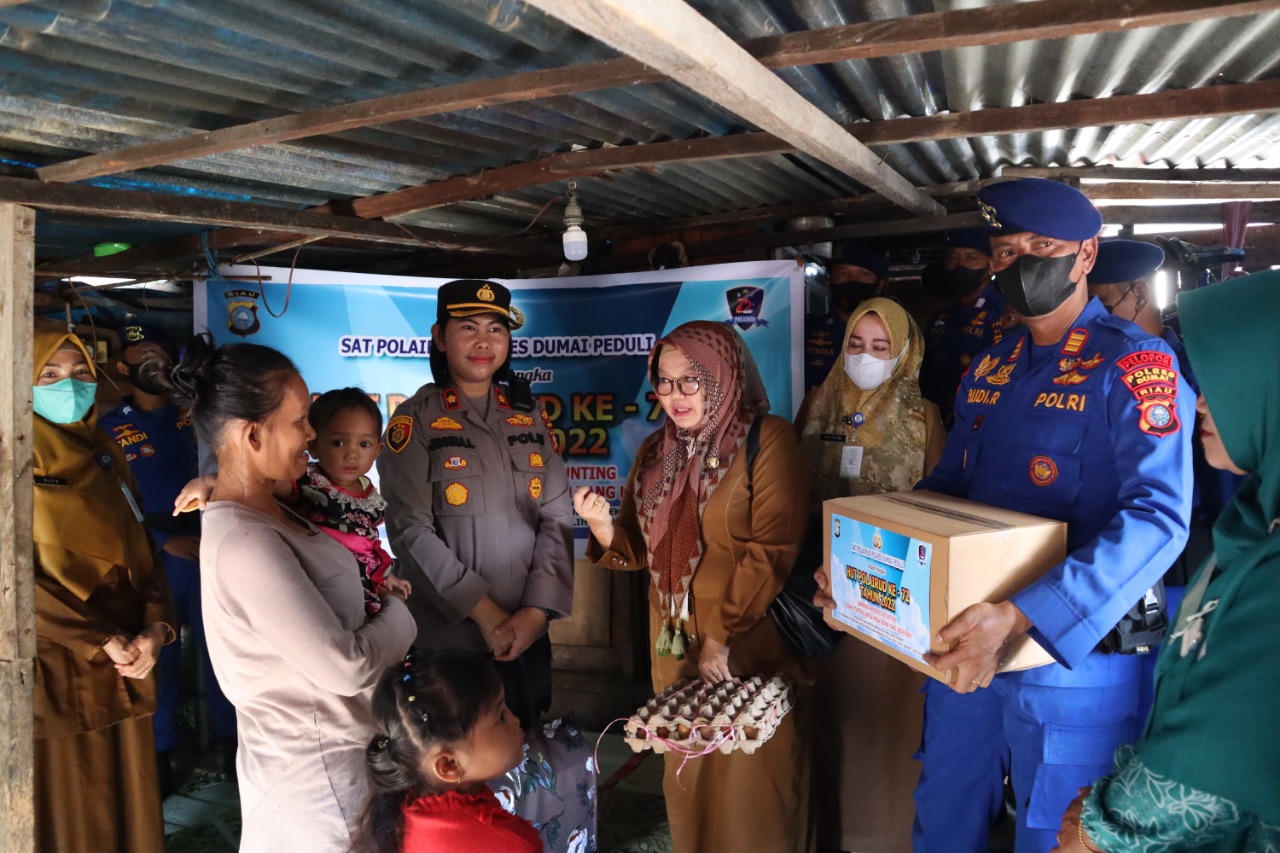 Sat Pol Airud Polres Dumai Peduli : Sambangi Keluarga Penderita Stunting
