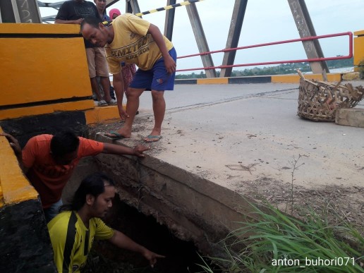 Pangkal Jembatan Jumrah Rohil Kembali Longsor