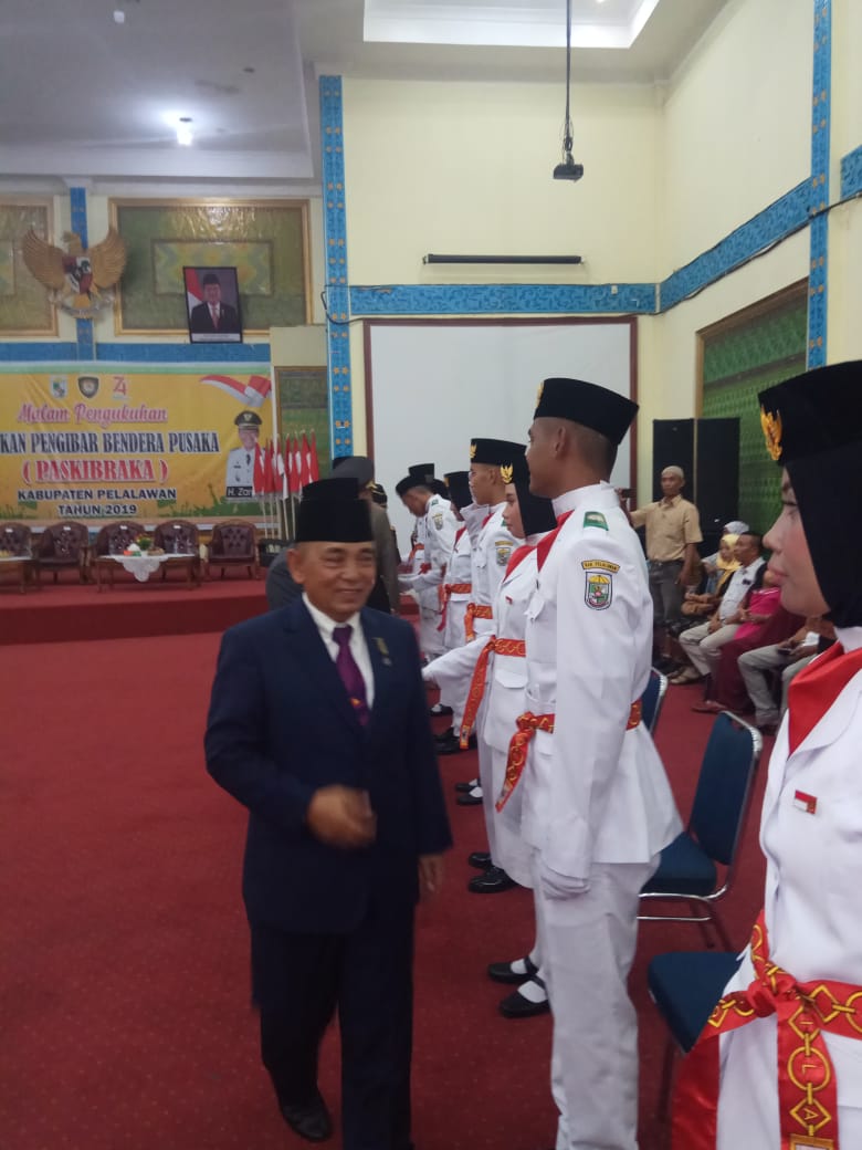 Bupati Pelalawan Kukuhkan 33 Anggota Paskibraka