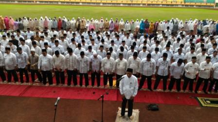 Sekdaprov Pimpin Salat Ashar Berjamaah Sebelum Pejabat Dikukuhkan