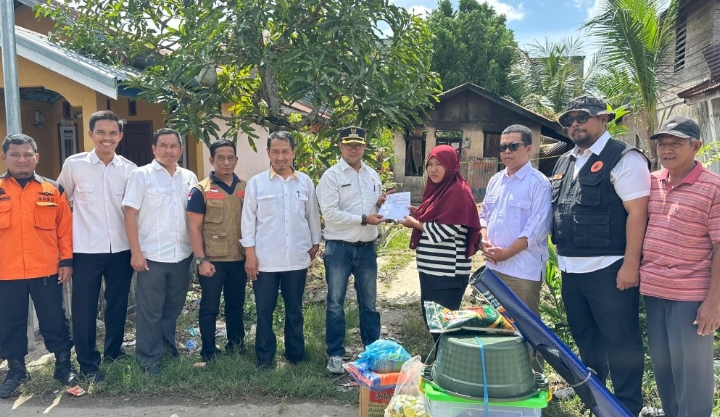 Bupati Inhil Instruksikan Baznas dan BPBD Salurkan Bantuan untuk Korban Kebakaran di Kelurahan Tembilahan