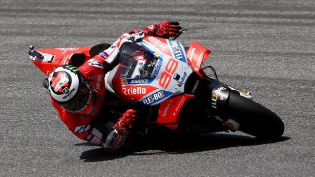 Rossi Pole Position, Lorenzo Juara
