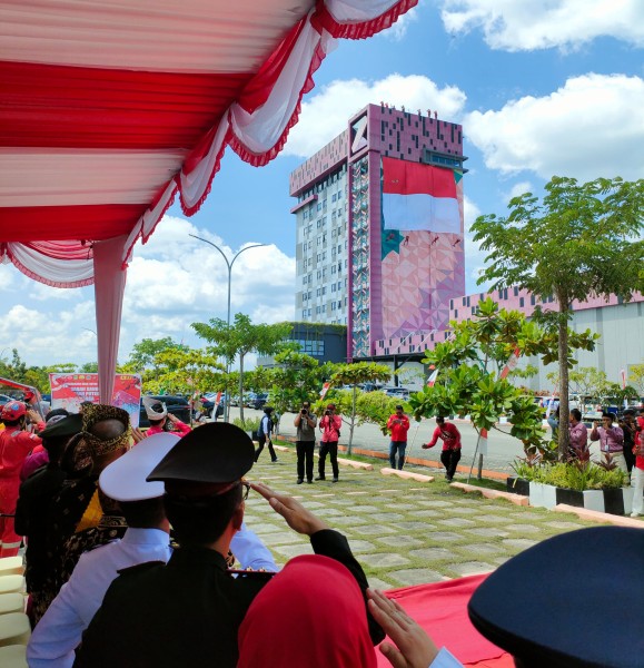 Dumai Juga Kibarkan Bendera Merah Putih Raksasa