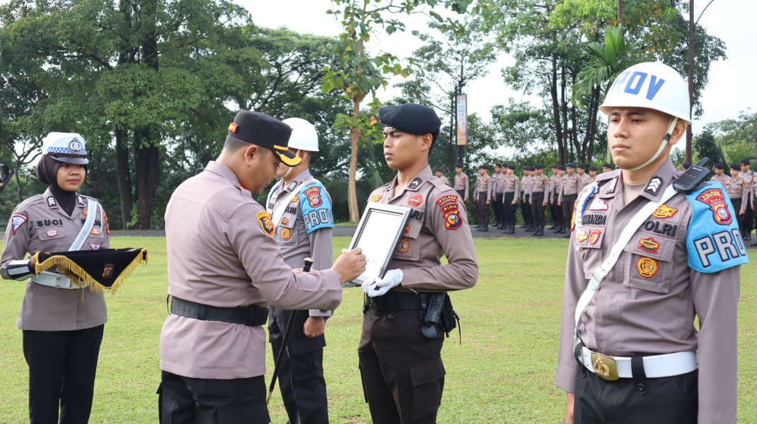 Kapolres Pimpin Upacara PTDH Personil Polres Kuansing