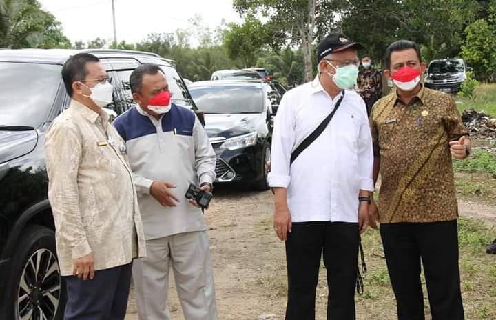 Gubernur Kepri Kagumi Pohon Cempedak Milik Warga Desa Penghujan