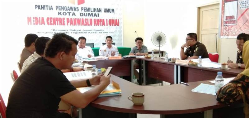 Ada Dugaan Pelanggaran, Bawaslu Dumai Gelar Rapat Pembahasan