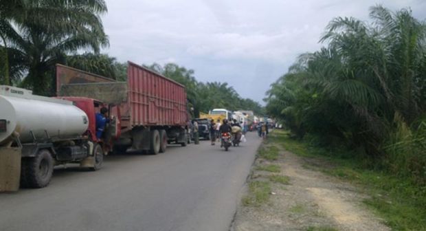 Lintas Duri-Minas Macet Parah