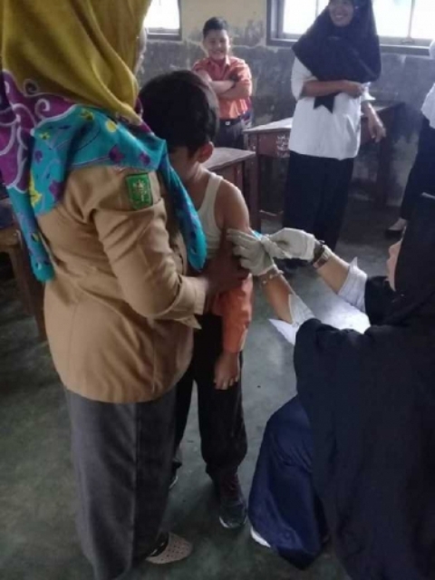Pemkab Pelalawan Akhirnya Tunda Imunisasi Meales
