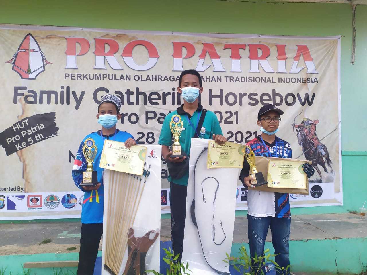 M. Mufis, Remaja Mesjid Asy Syifa Juarai Lomba Panahan di Batam