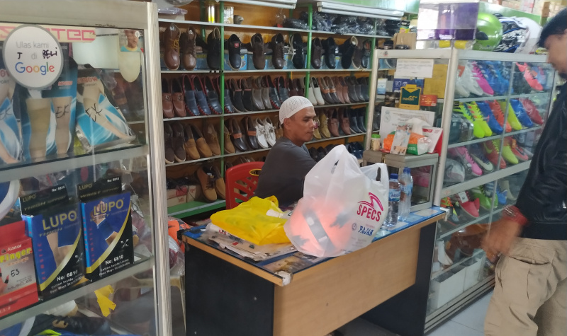 Anak Futsal Dumai, Yuk Belanja di Fajar Shoes