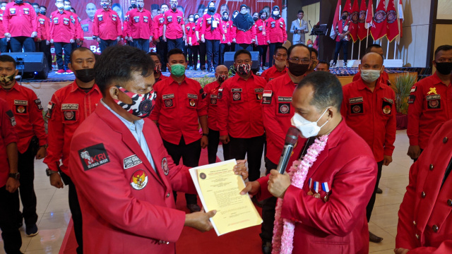 Lambok F Sihombing Kukuhkan Kepengurusan PBB Kota Dumai Masa Bhakti 2020-2025
