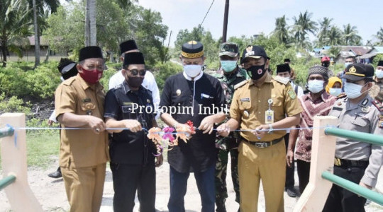 Safari Ramadhan ke Pulau Burung, Wabup Inhil Resmikan Jembatan