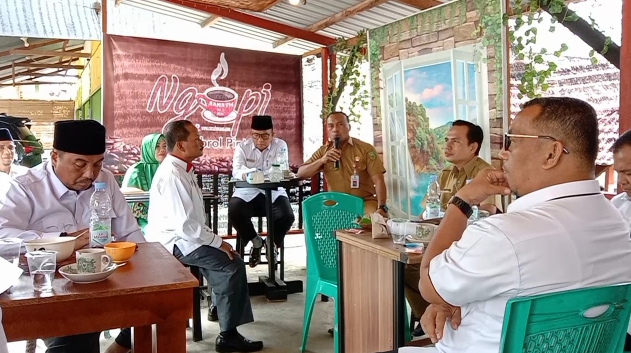 Staf Ahli Gubri, Didampingi Kakan Kemenag Kampar Hadiri Grand Opening Rama Coffee dan Rama Expres