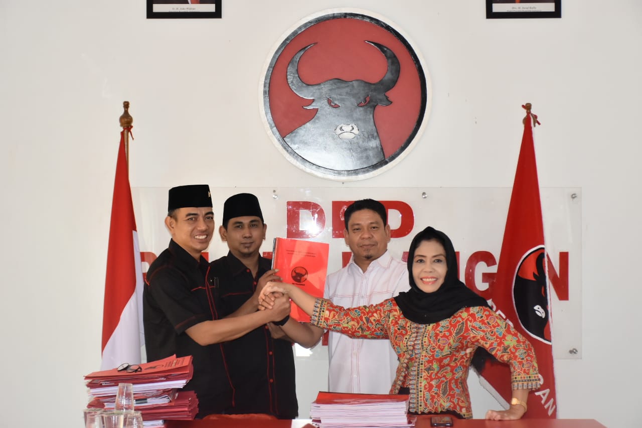 DPC PDI Perjuangan Serahkan Berkas Bacawako Dumai ke DPD