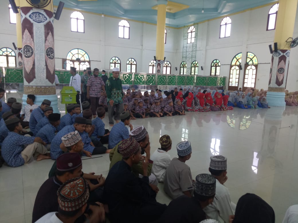 Bupati Labuhanbatu Serahkan Bantuan Baznas pada Panti Asuhan