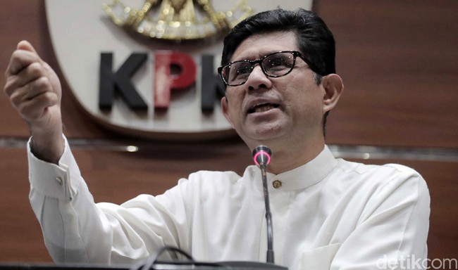 KPK Tetapkan Bupati Bengkalis Jadi Tersangka