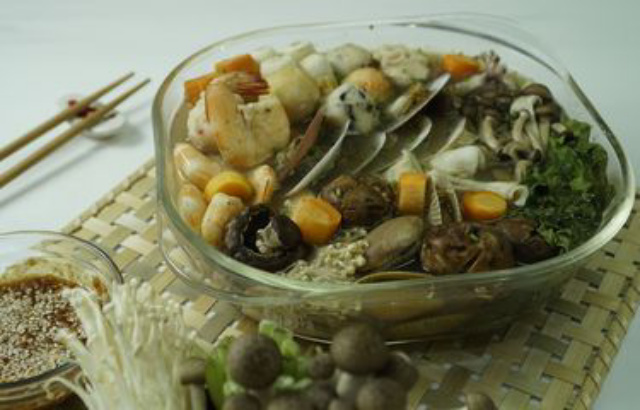 Resep Shabu-shabu Seafood ala Rumahan, Pakai Kaldu Kepala Udang