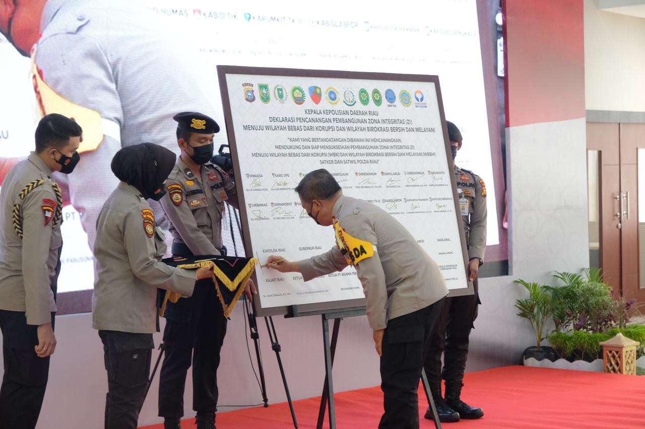 Polda Riau Canangkan Pembangunan Zona Integritas 17 Satker