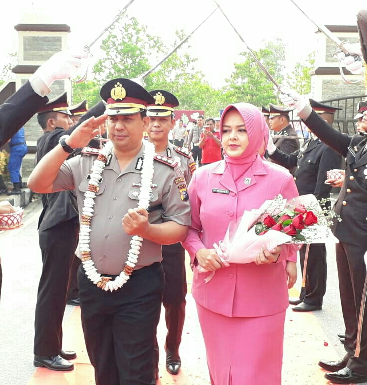 Pedang Pora Sambut Kapolres Baru M Hasyim Risahondua di Pelalawan