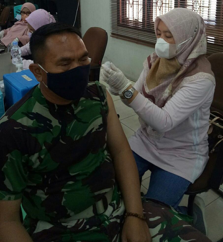 Ratusan Anggota Polri, TNI dan ASN, Diberikan Vaksinasi Booster