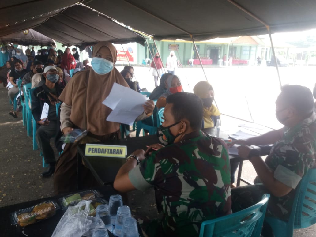 Hari Kelima Pembagian BLT Minyak Goreng, Makodim Dumai Masih Ramai Didatangi Masyarakat