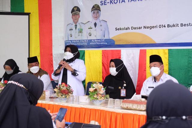 Rahma Cek Kesiapan Belajar Tatap Muka bersama Kepala Sekolah