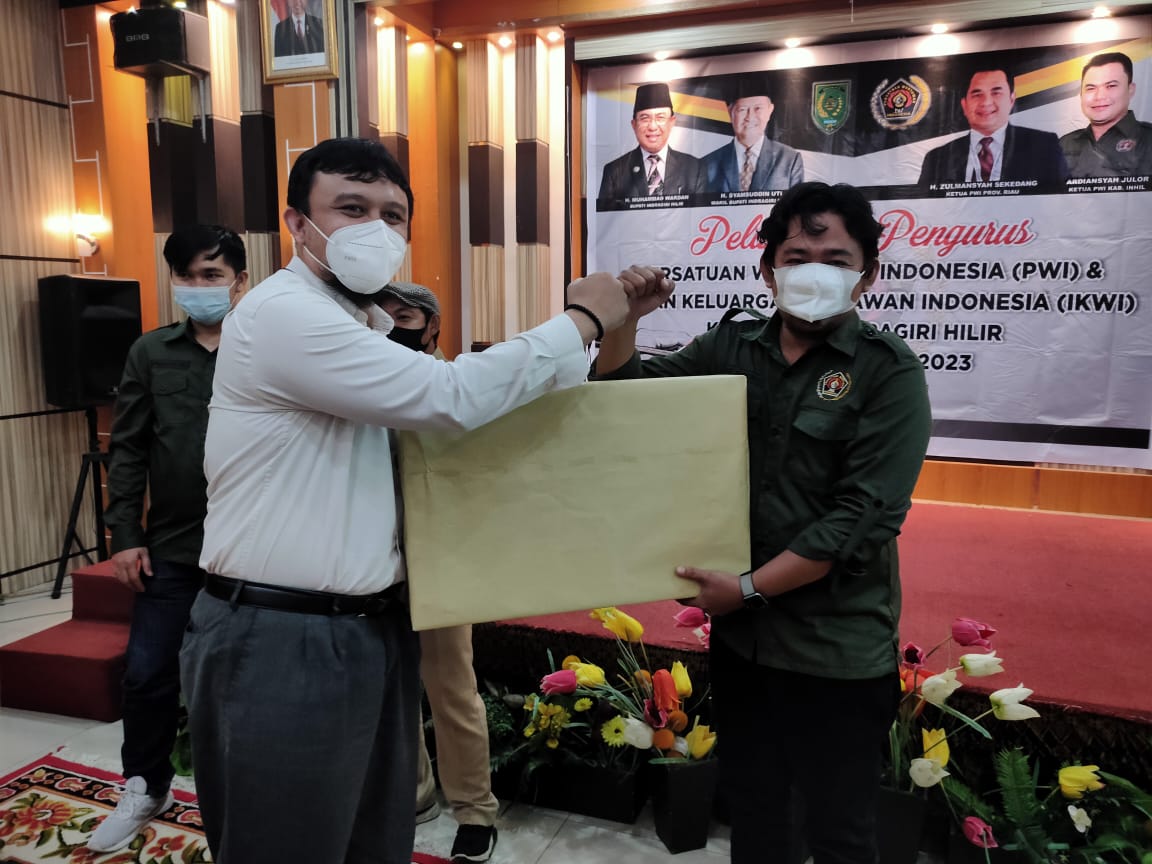Pelantikan PWI dan IKWI Inhil, PLN UP3 Rengat Bagi-bagi Doorprize