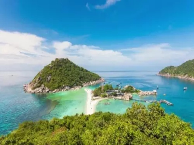 Buruan Atur Liburan, Nih 6 Festival Tahunan di Morotai yang Ciamik