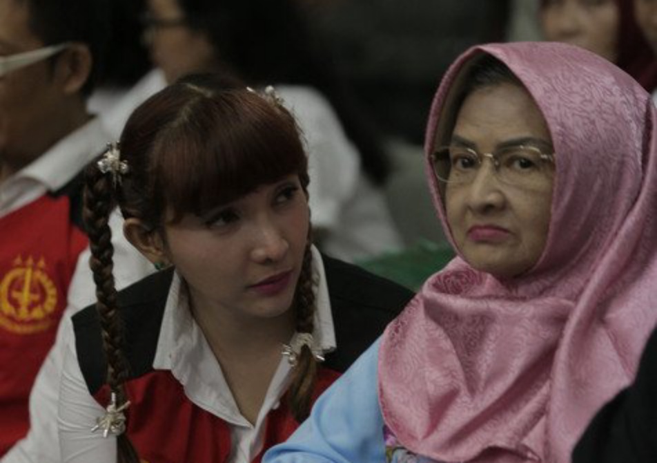 Ibunda Roro Fitria Meninggal Dunia