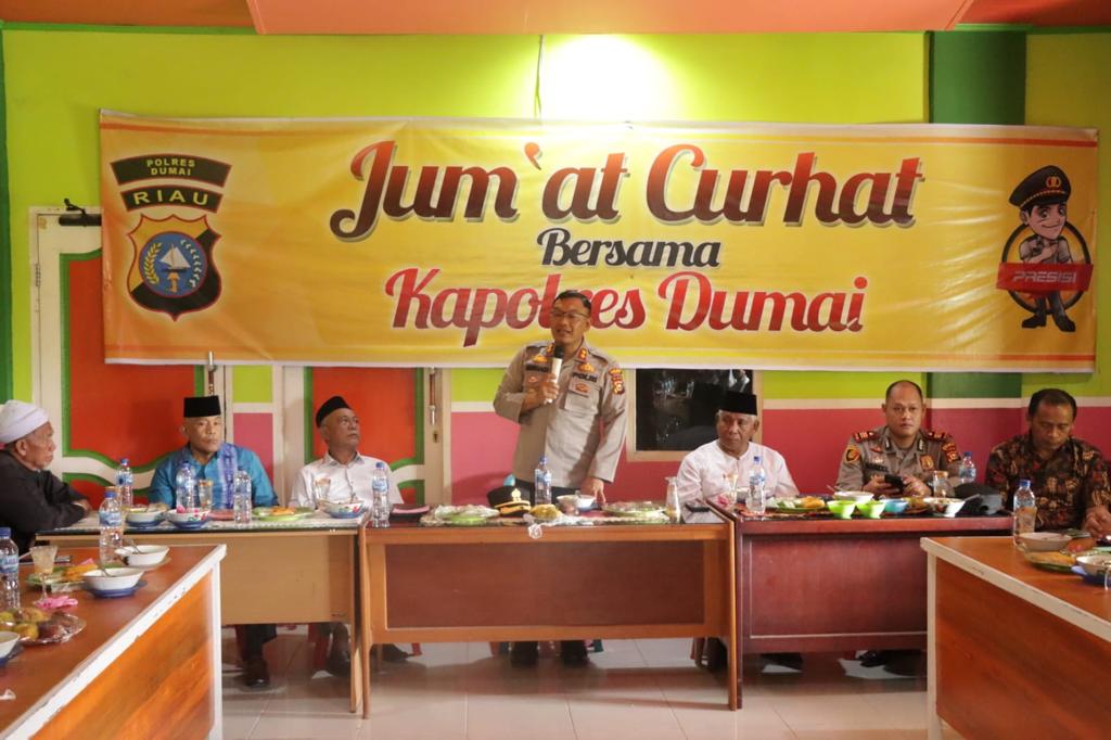''Jumat Curhat'', Kapolres Dumai Makan Siang bersama Jemaah Masjid Al-Amin