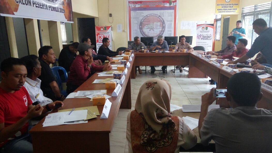 KPU Inhil Serahkan Hasil Penelitian Administrasi Parpol