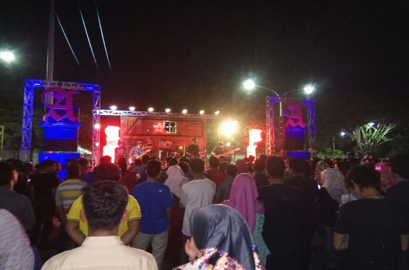 Jadi penampilan pertama P.R.O Band asal Kecamatan Mandau pukau penonton Konser Candil