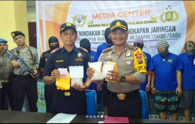 Lima Tersangka Jaringan Pengedar Sabu Ditangkap Bea Cukai dan Polres Dumai
