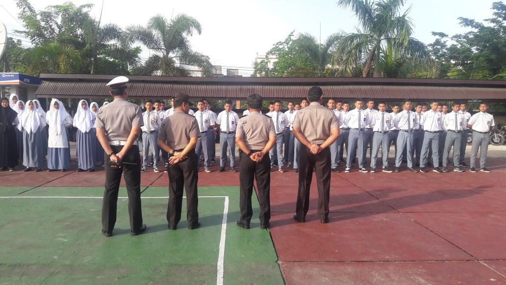 Kapolres Inhil Lepas Keberangkatan Puluhan Siswa Berprestasi
