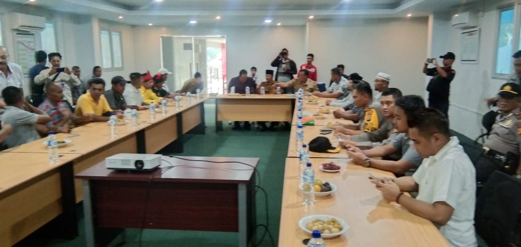 Gelar Aksi Damai di Kantor HKi Pekdum 5, Ribuan Warga Duri XIII Sampaikan Tuntutan