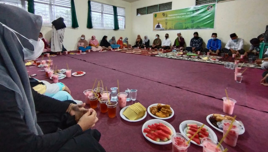 Mahasiswa Akuntansi Unisi Buka Puasa Bersama dengan Anak Panti Asuhan
